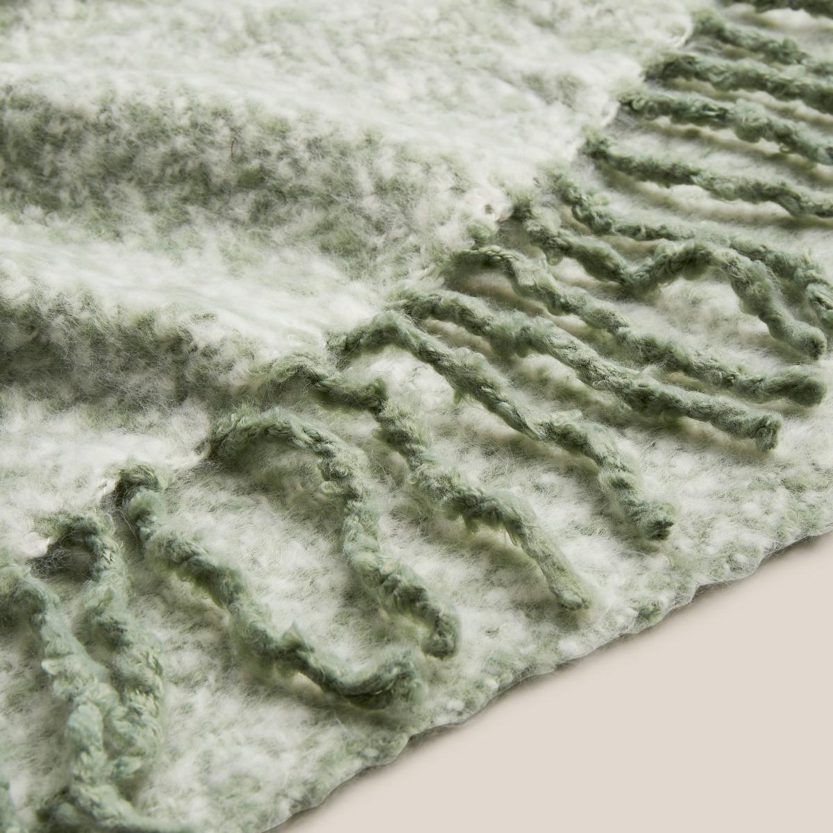 Herringbone Woven Throw Green – image 3