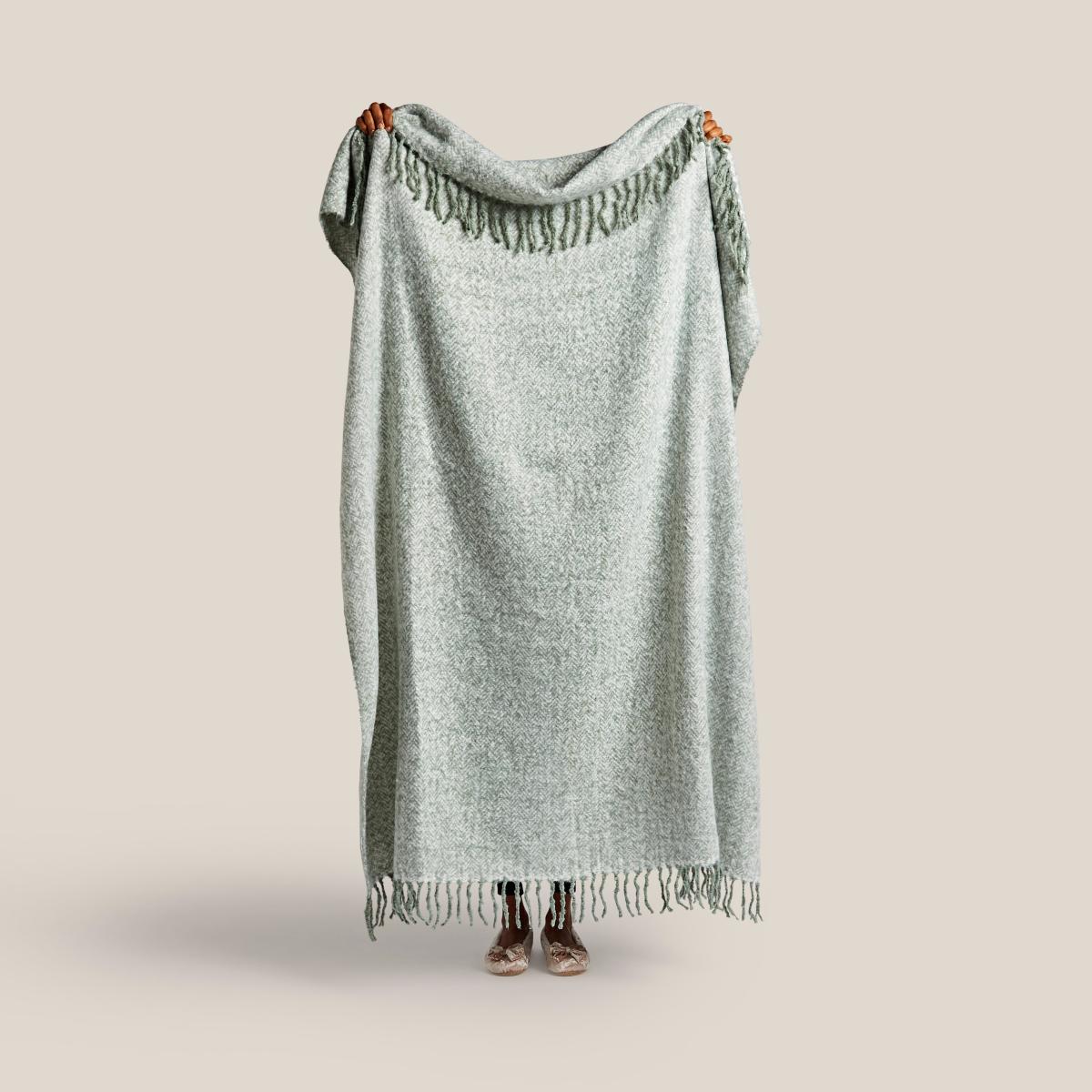 Herringbone Woven Throw Green – image 5