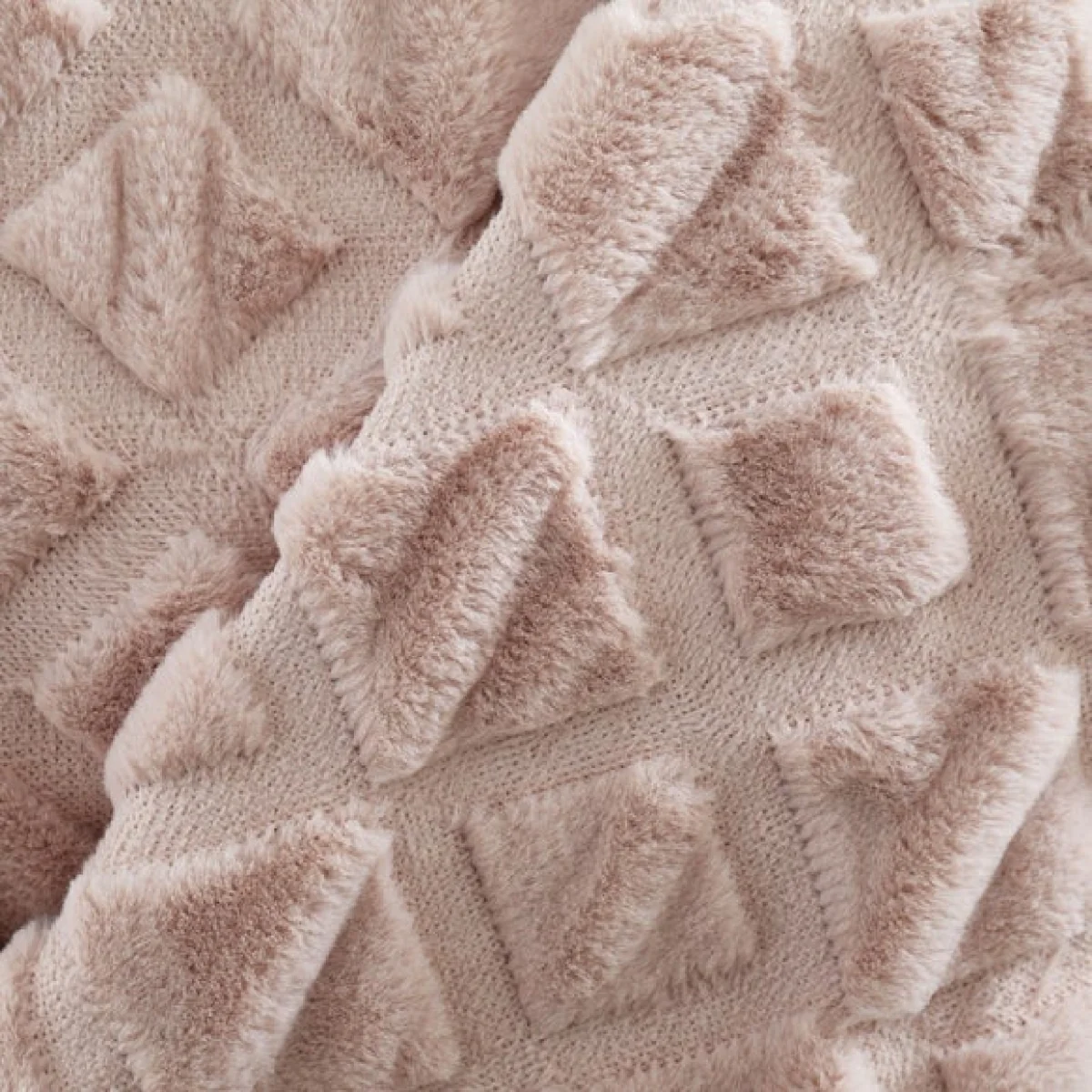 Catherine Lansfield Cosy Diamond 130cm x 170cm Throw Blush – image 2