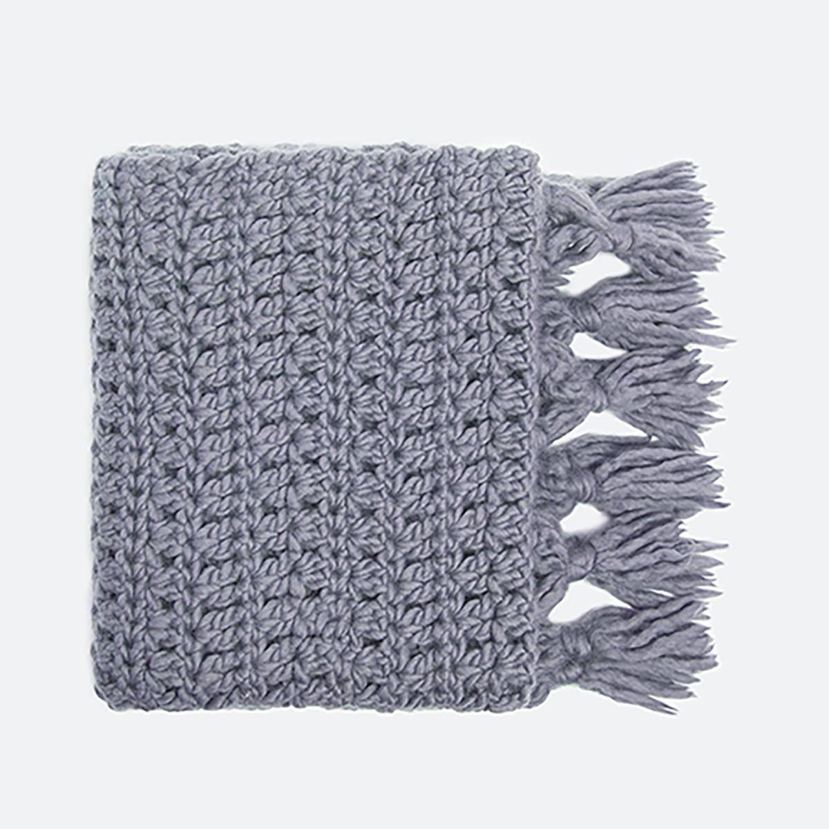 Skye Tassel Throw Blanket Crochet Kit – image 3