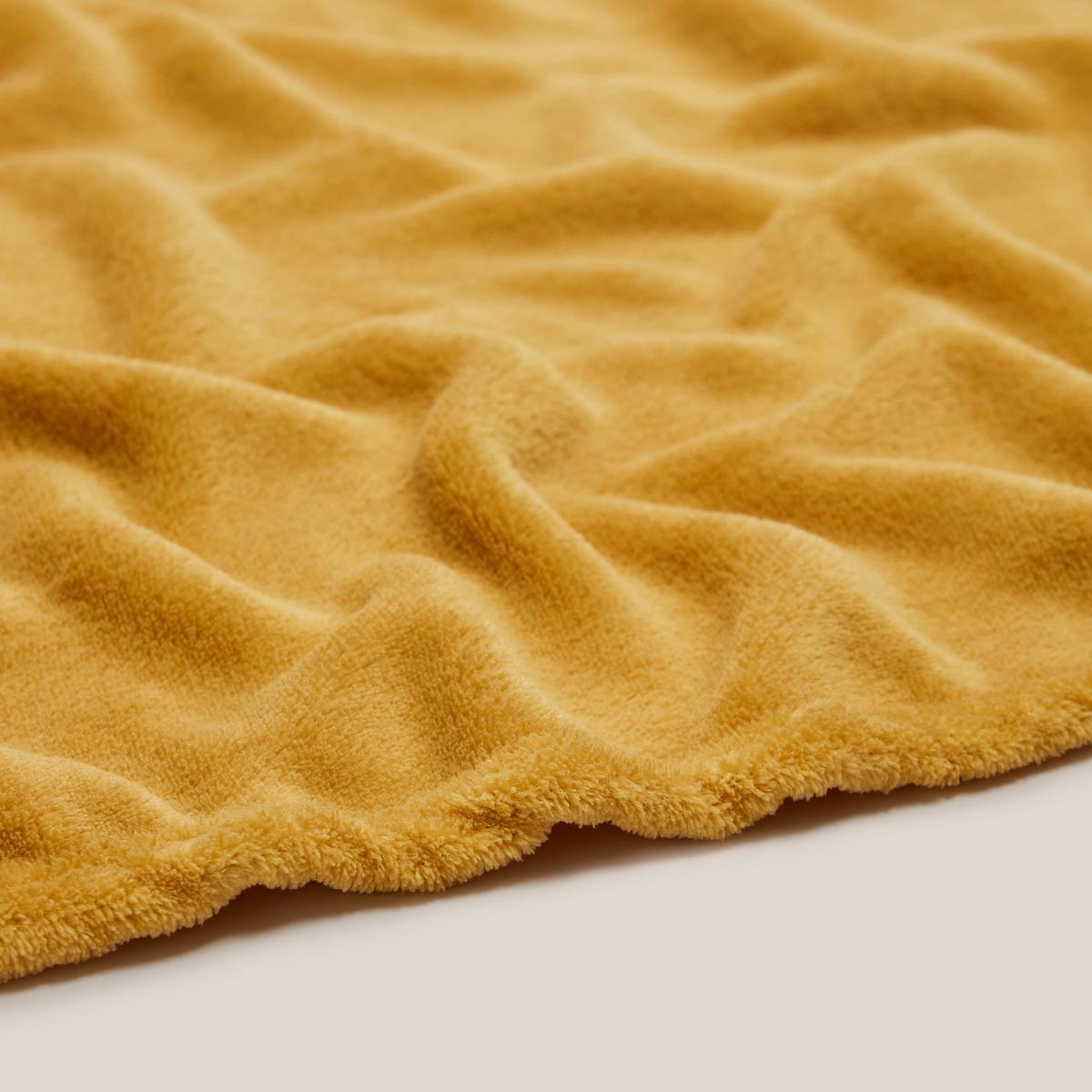 Recycled Fleece Throw Yellow – image 3