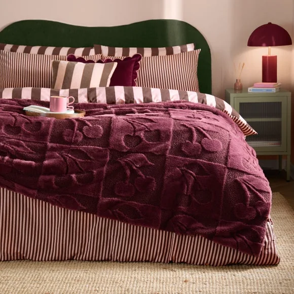 Furn. Cherries Faux Fur Boucle Throw Blanket 140cm x 180cm – image 1