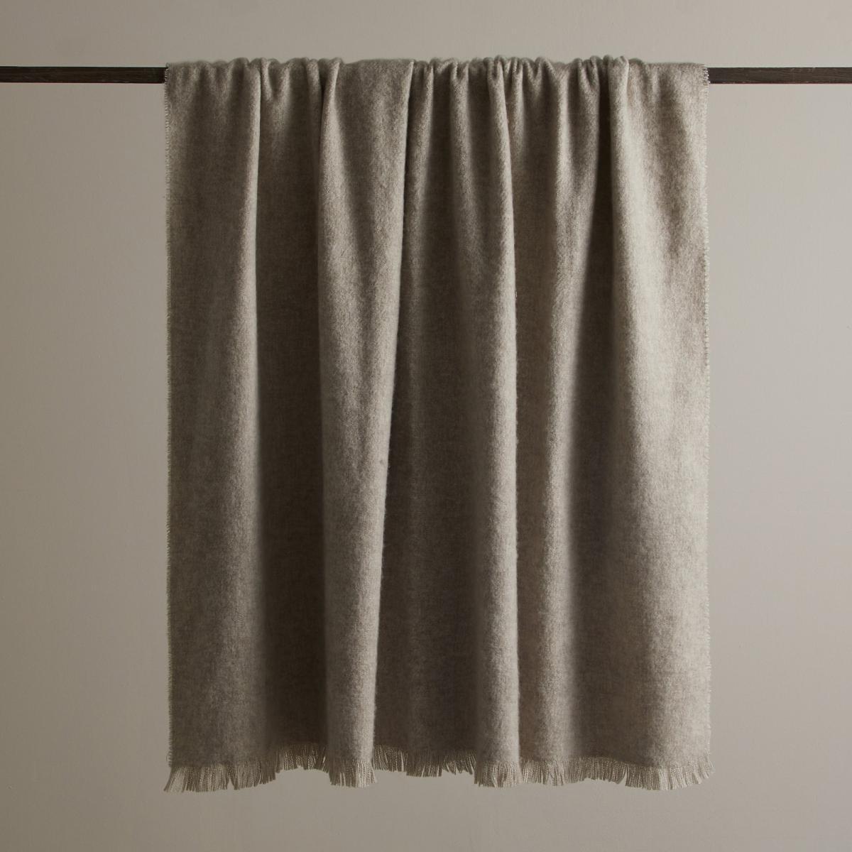 Brushed Grey Woven Throw Grey – image 2