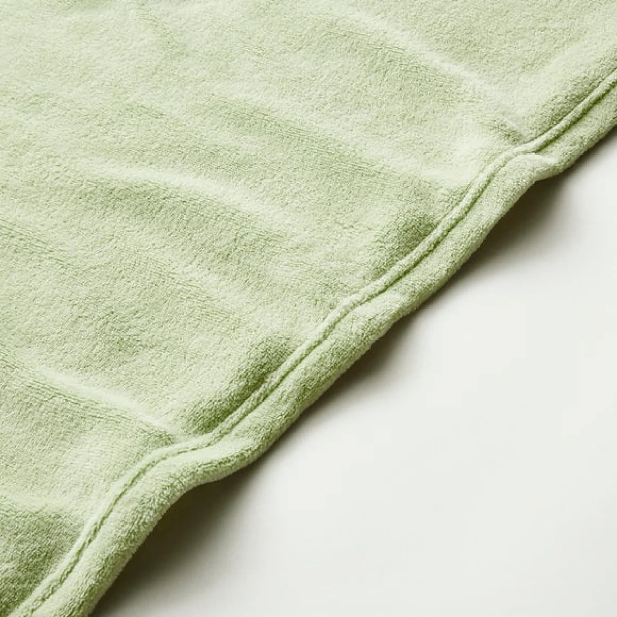Soft Fleece 130cm x 170cm Throw Light Moss – image 4