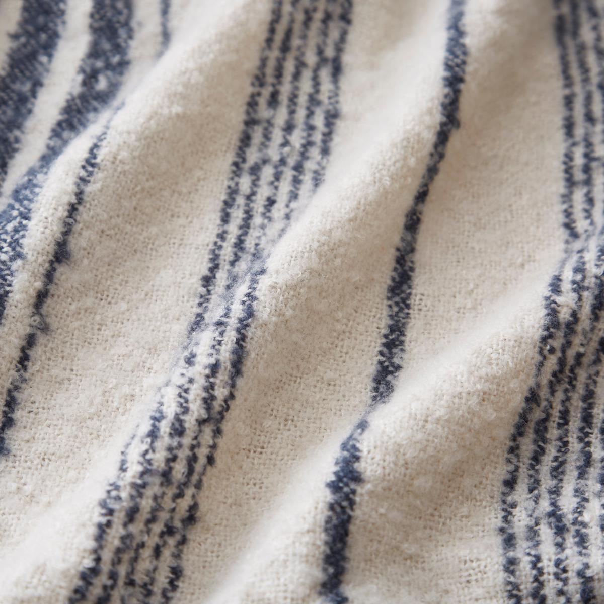 Stripe Boucle Navy Throw Navy – image 3