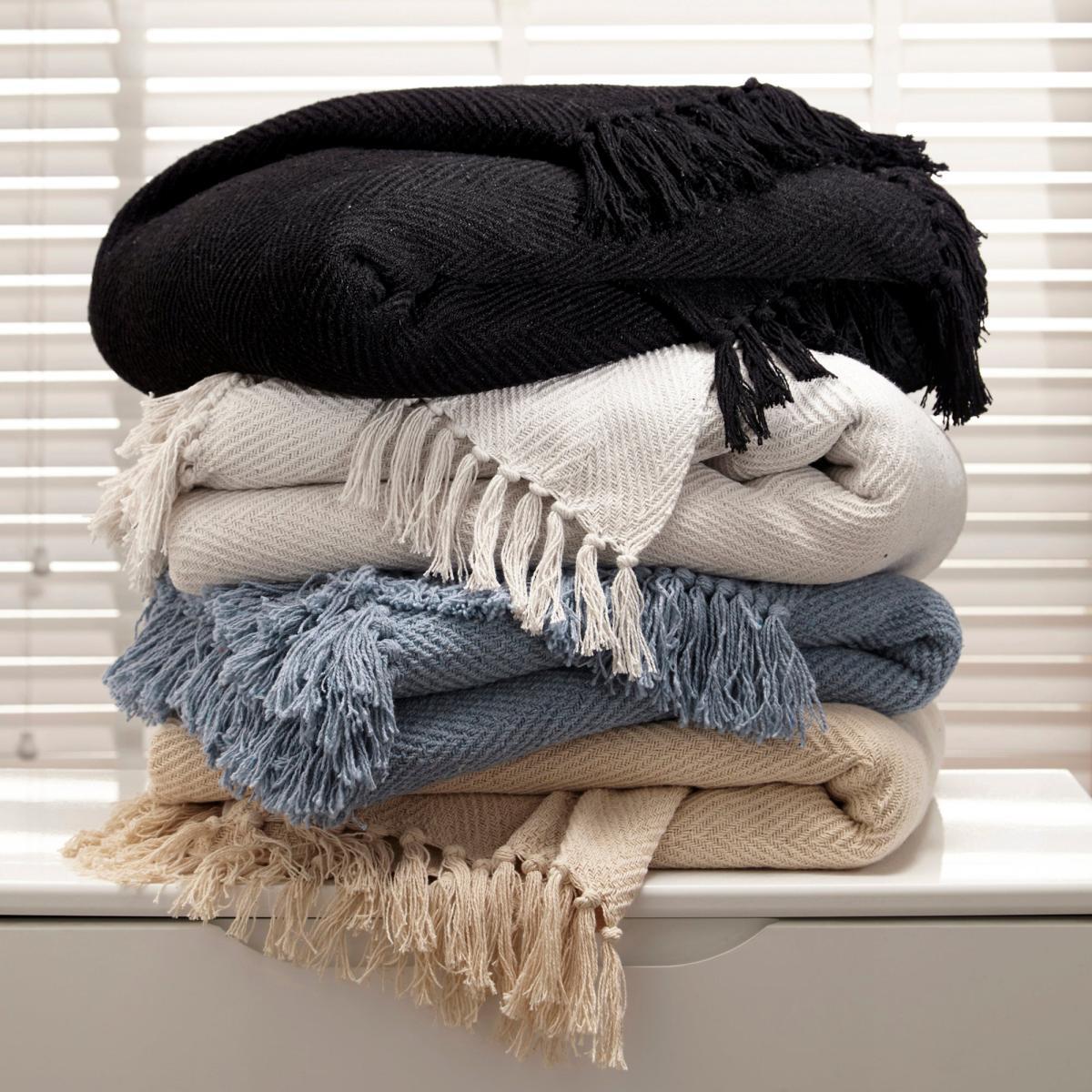 Hamilton Throw Mushroom – image 3