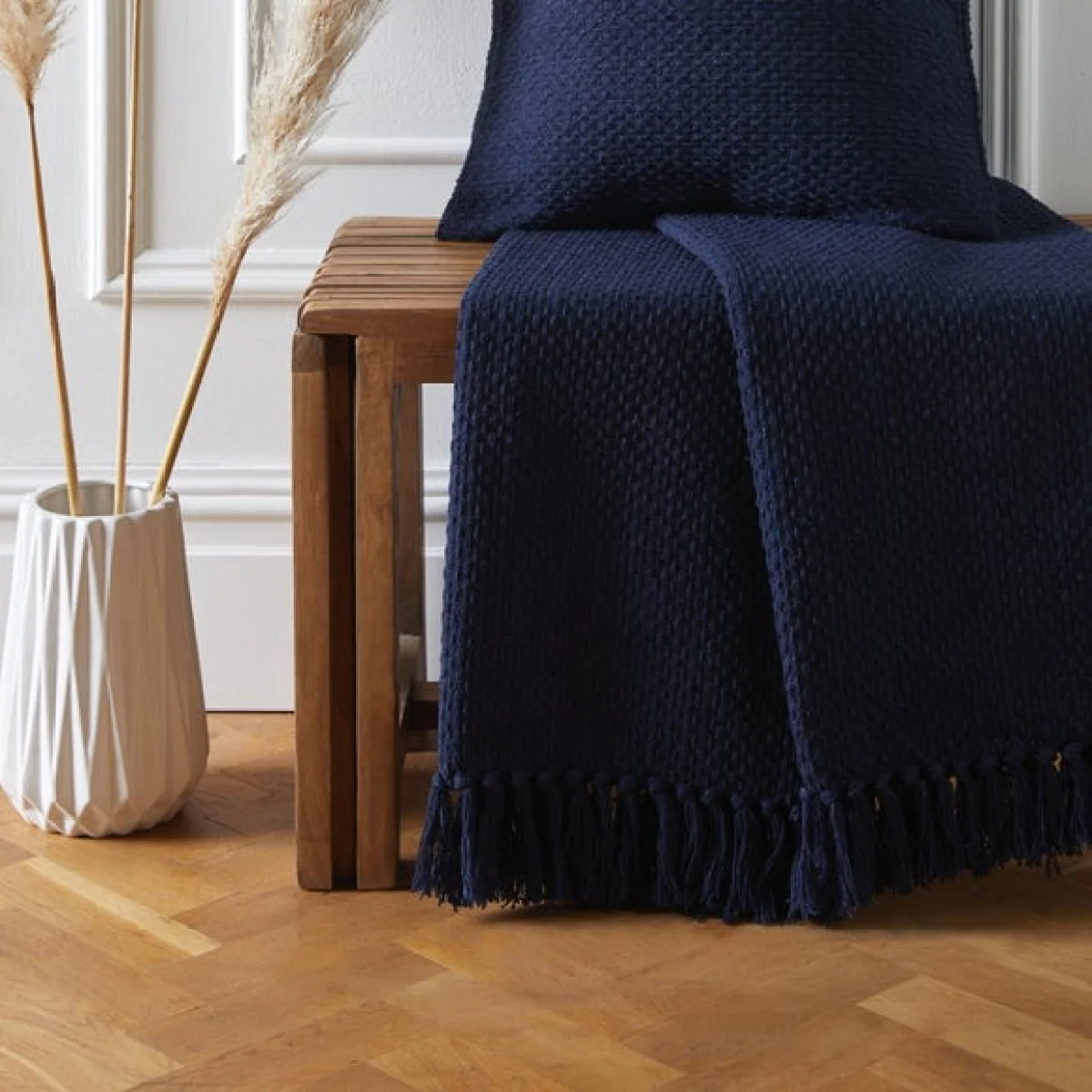 Hayden Throw Navy (Blue) – image 2