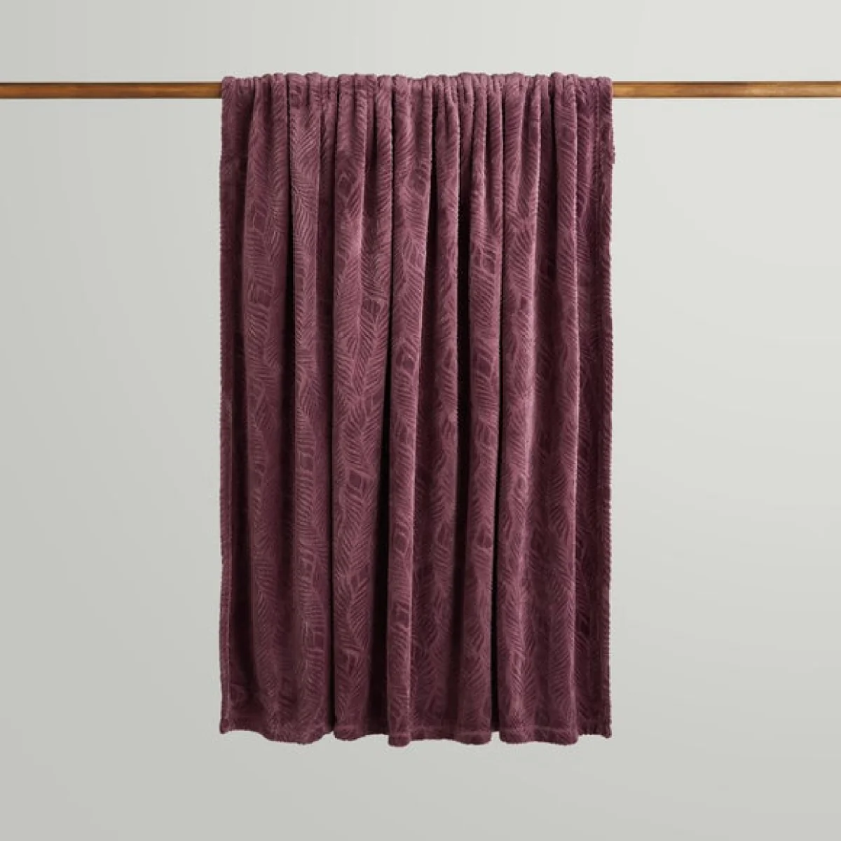 Leila Leaf Fleece Throw 130x170cm Thistle – image 3