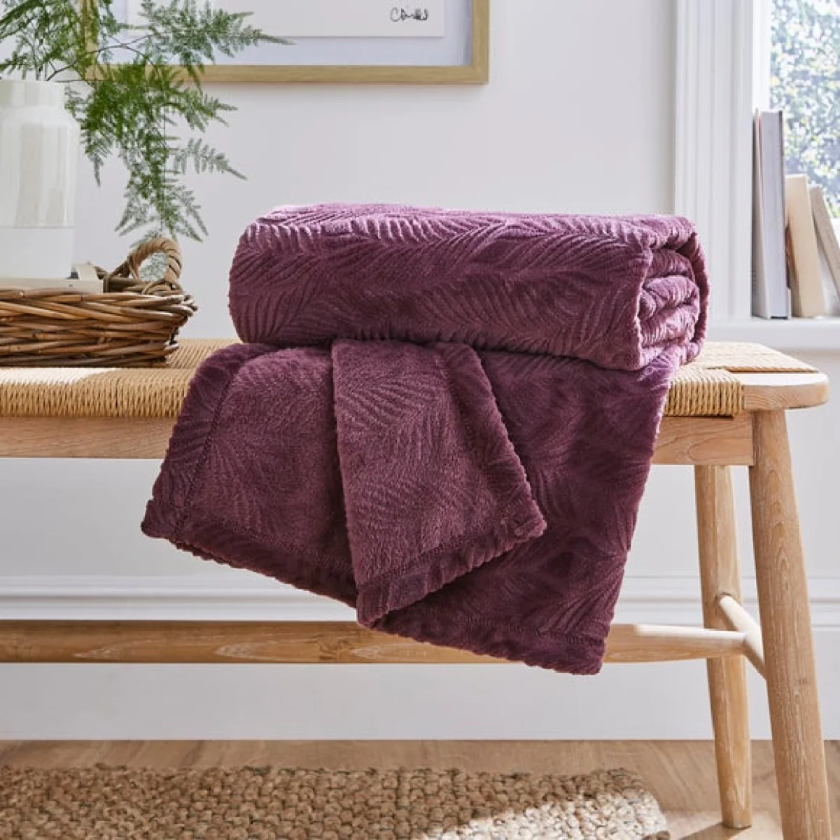Leila Leaf Fleece Throw 130x170cm Thistle – image 1