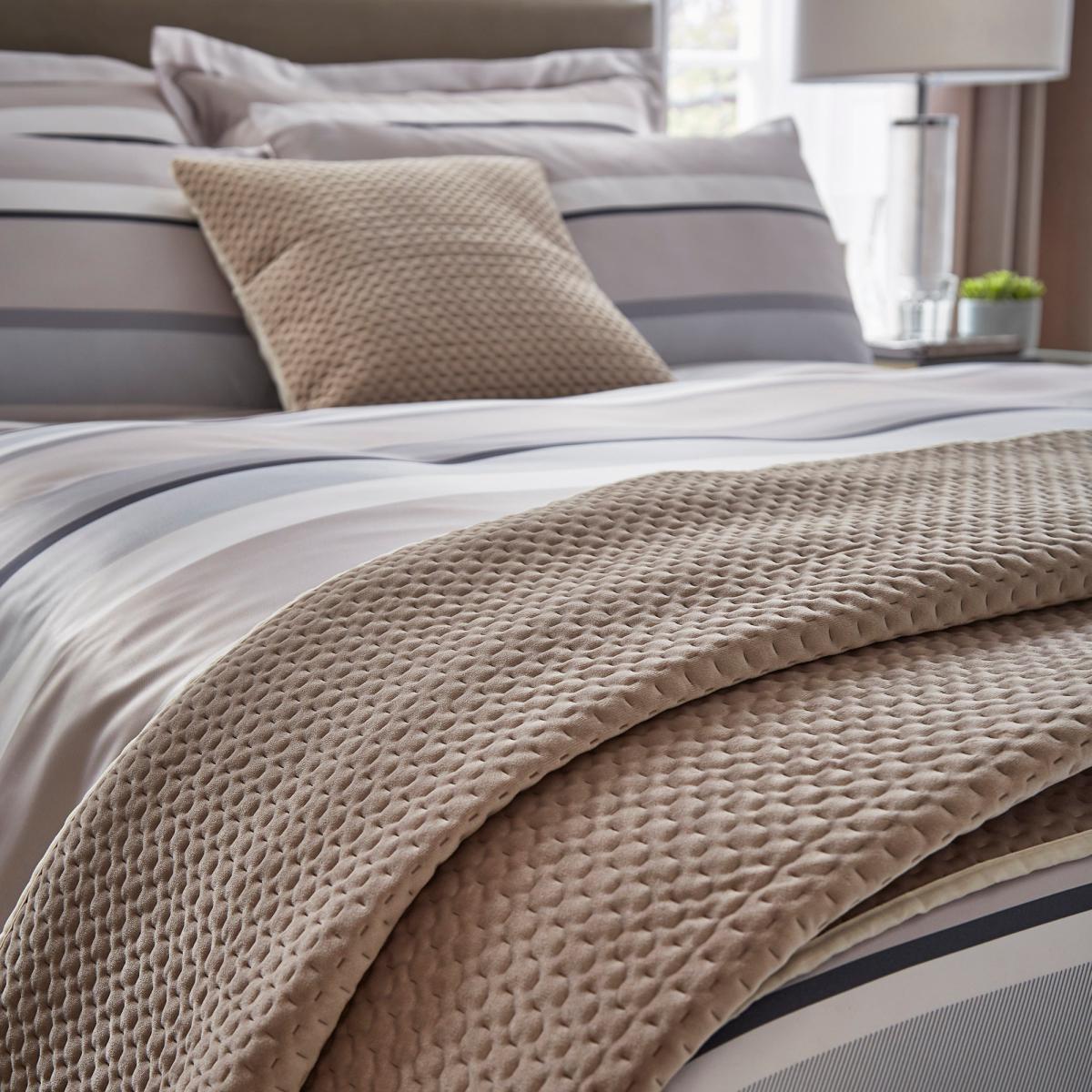 Pinsonic Natural Bedspread Natural – image 2