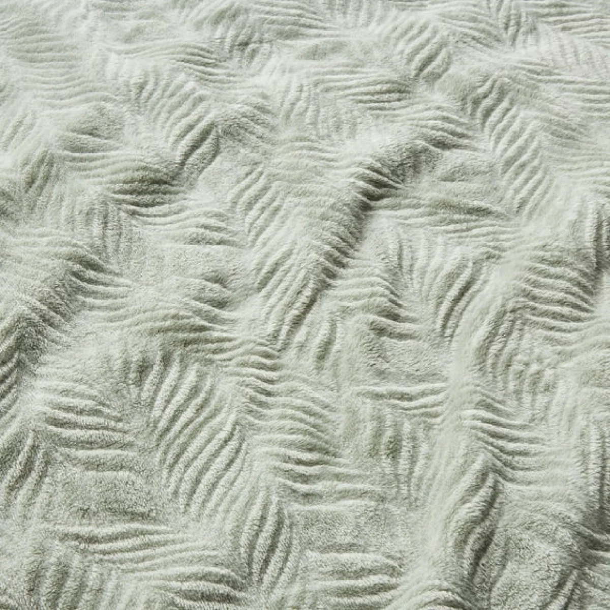 Leila Leaf Fleece Throw 130x170cm Sage (Green) – image 2