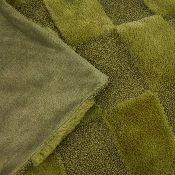 Furn. Checked Faux Fur Boucle Throw Blanket 140cm x 180cm – image 2