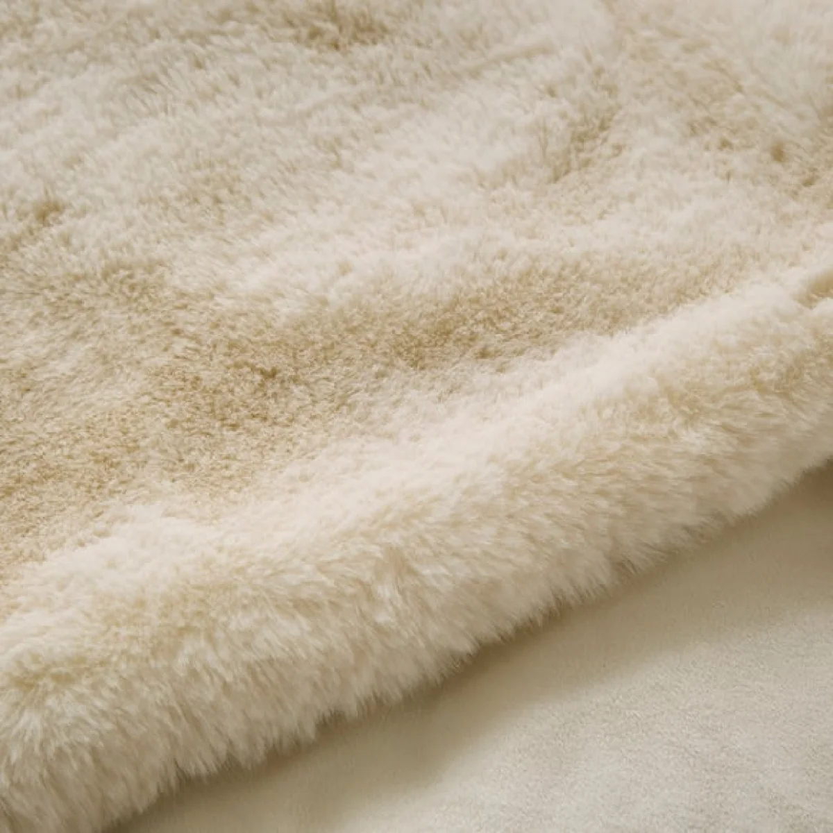 Silky Soft Faux Fur Throw Blanket 130cm x 180cm – image 2