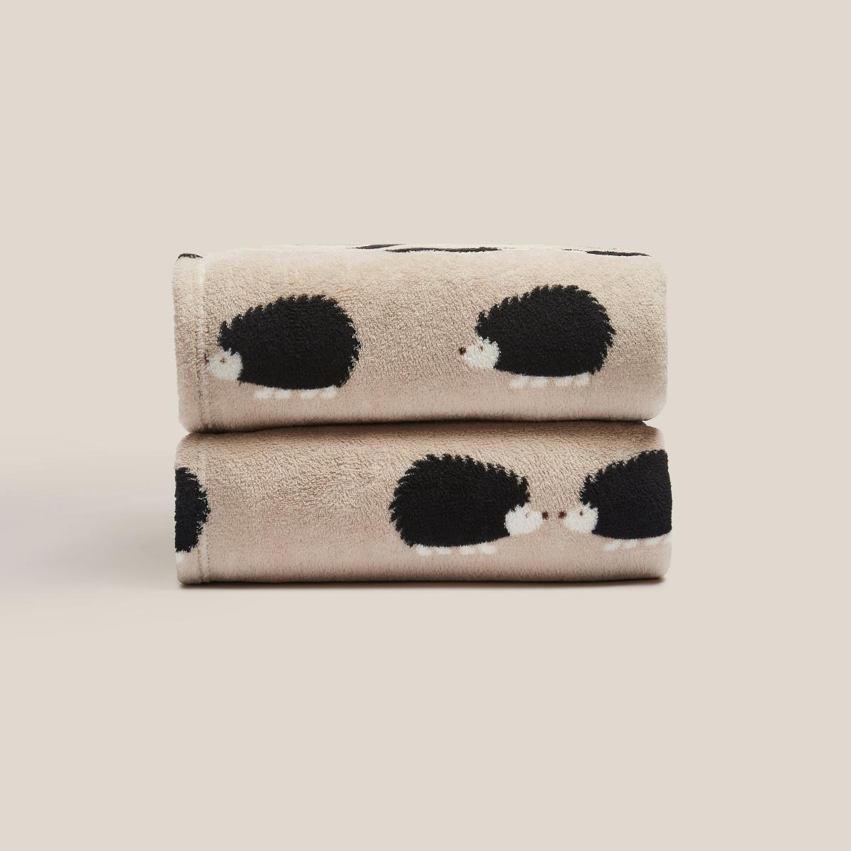 Hattie the Hedgehog Printed Throw Brown/Black/White – image 4