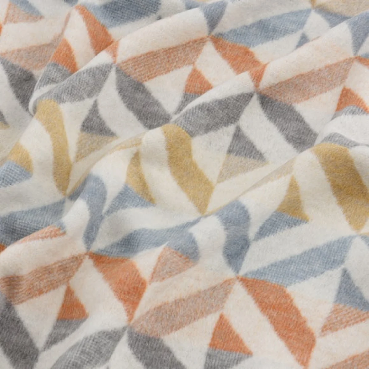 Supersoft Geo Diamonds Throw MultiColoured – image 3