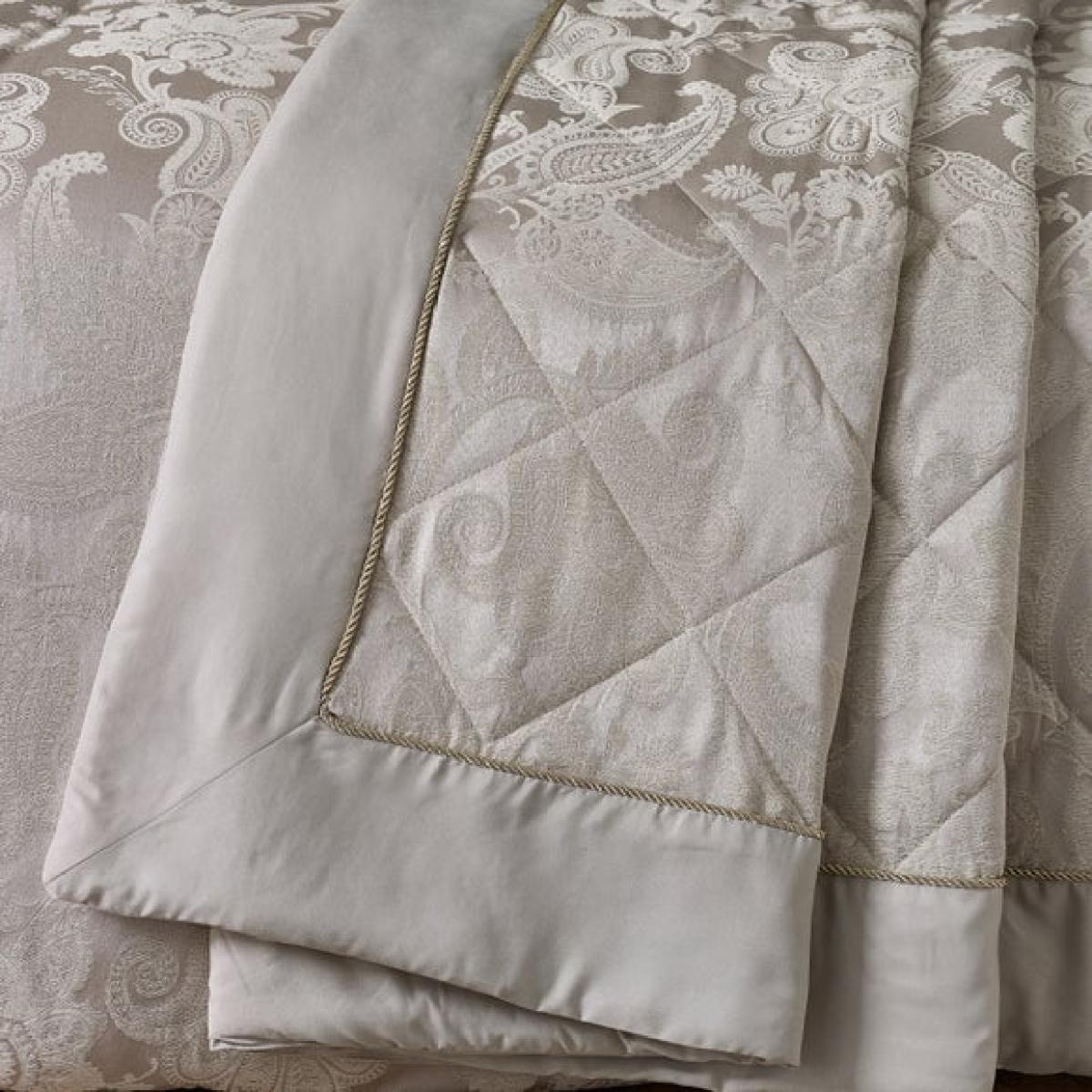 Catherine Lansfield Opulent Jacquard Bedspread – image 2