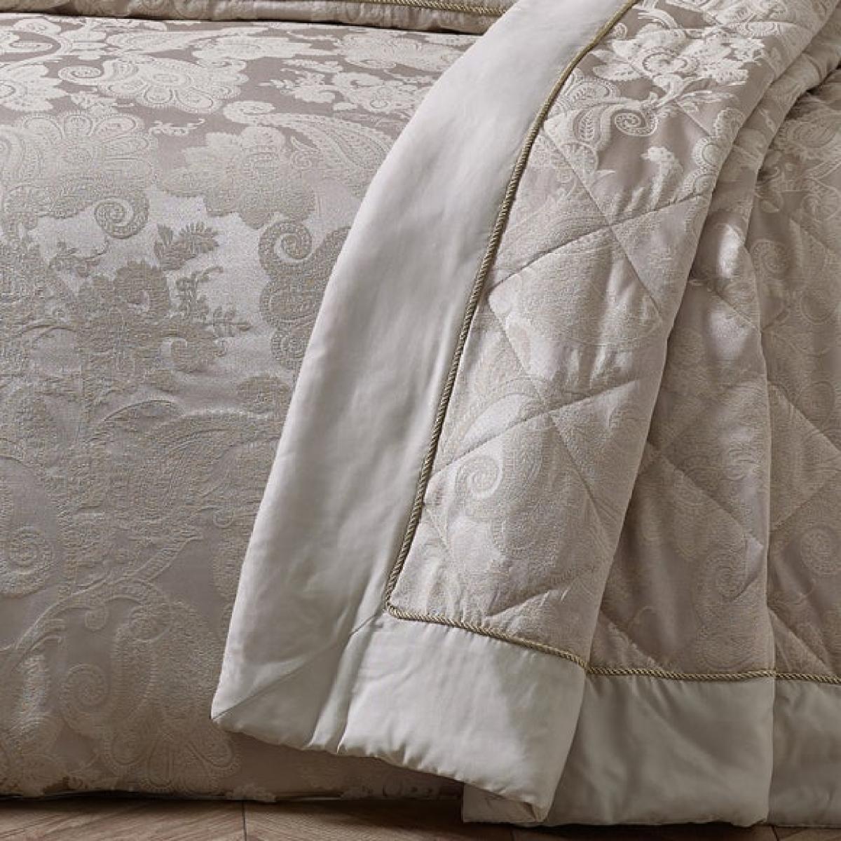 Catherine Lansfield Opulent Jacquard Bedspread – image 3