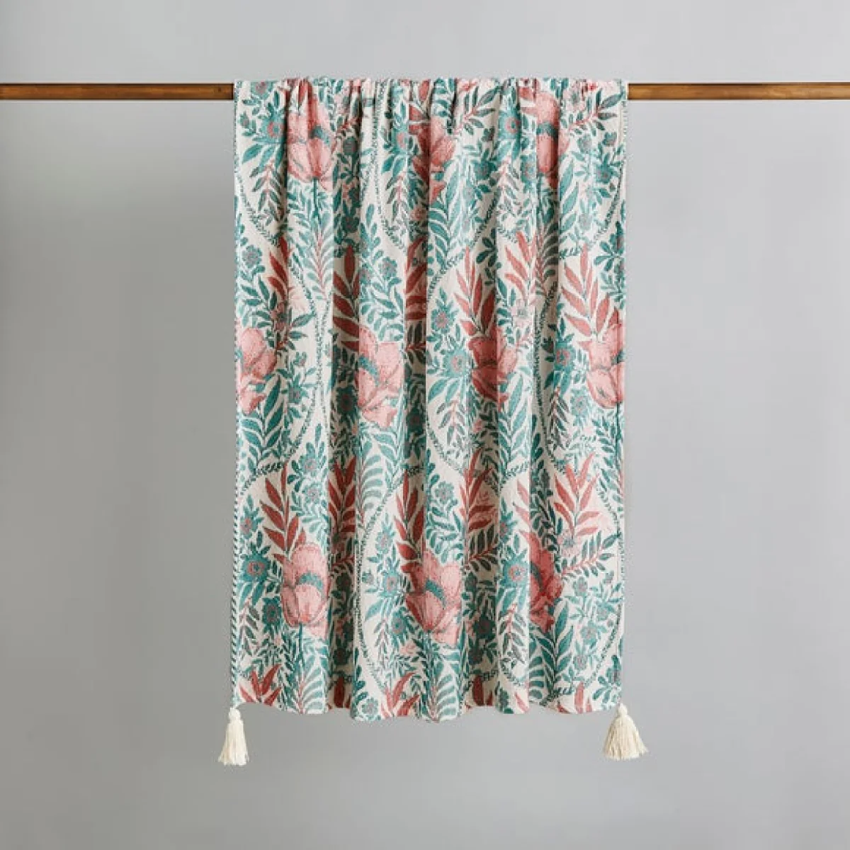 Gianna Trellis Throw Pink – image 2