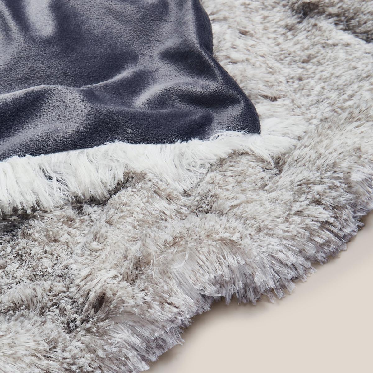 Heather Tipped Faux Fur Grey Throw Grey – image 4