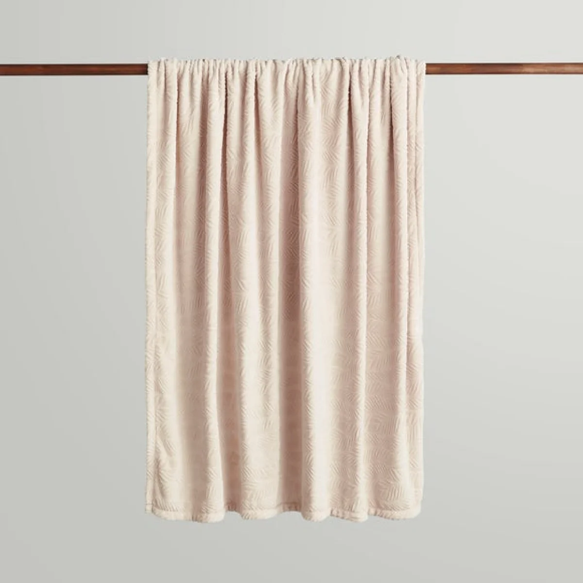 Leila Leaf Fleece Throw 130x170cm Sandstone – image 3