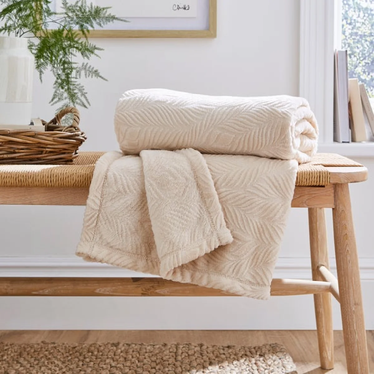 Leila Leaf Fleece Throw 130x170cm Sandstone – image 1