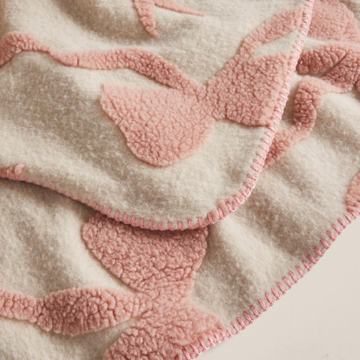 Bows Sherpa Jacquard Throw Blanket, 130cm x 170cm – image 2