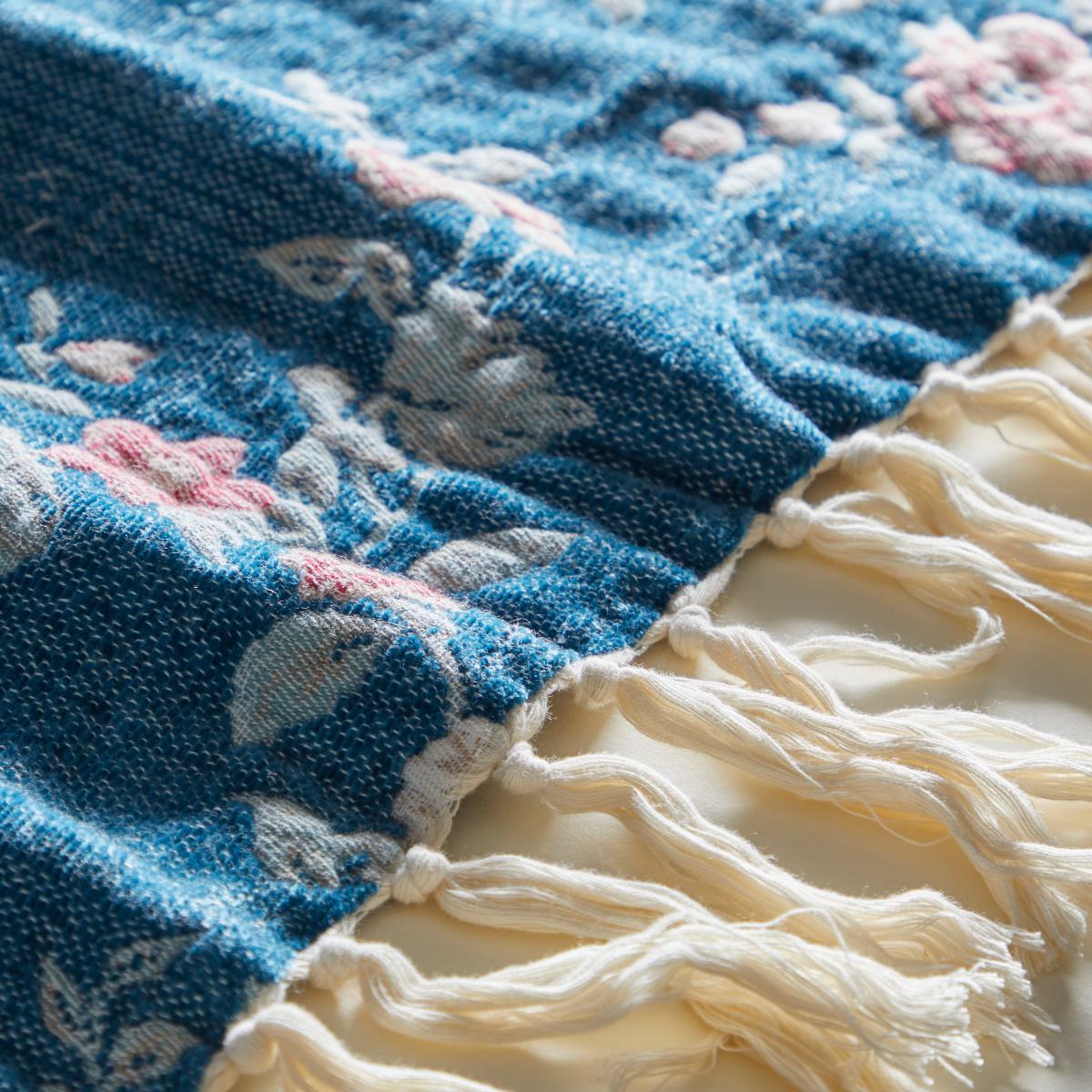 Lovely Flowers Jacquard Throw MultiColoured – image 3