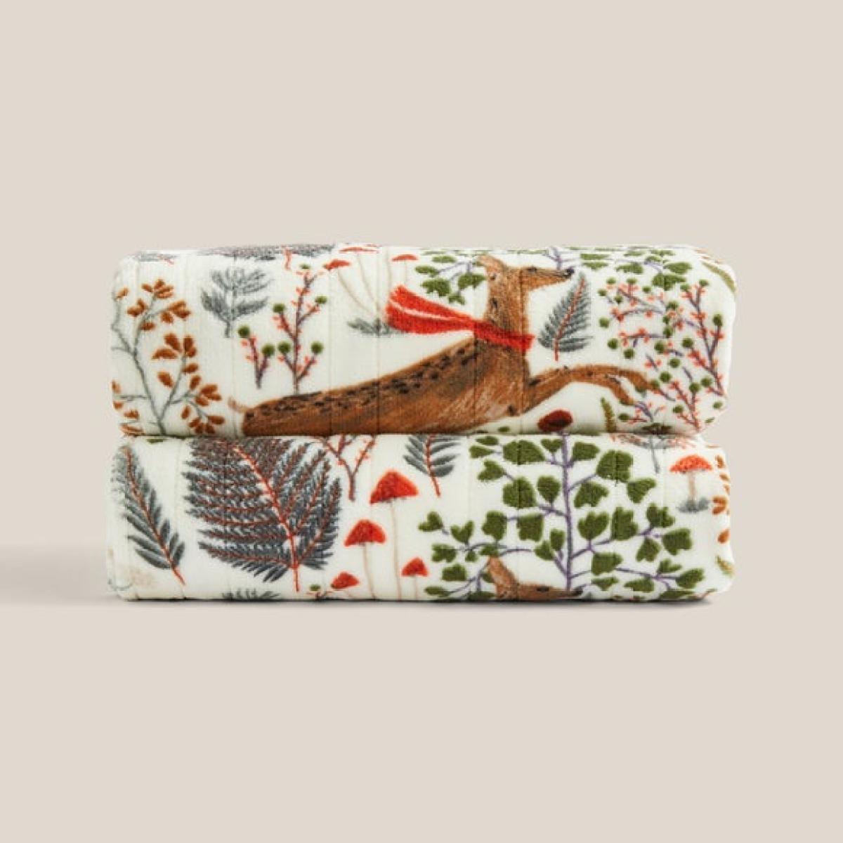 Printed Fleece Woodland Electric Throw Blanket – image 4