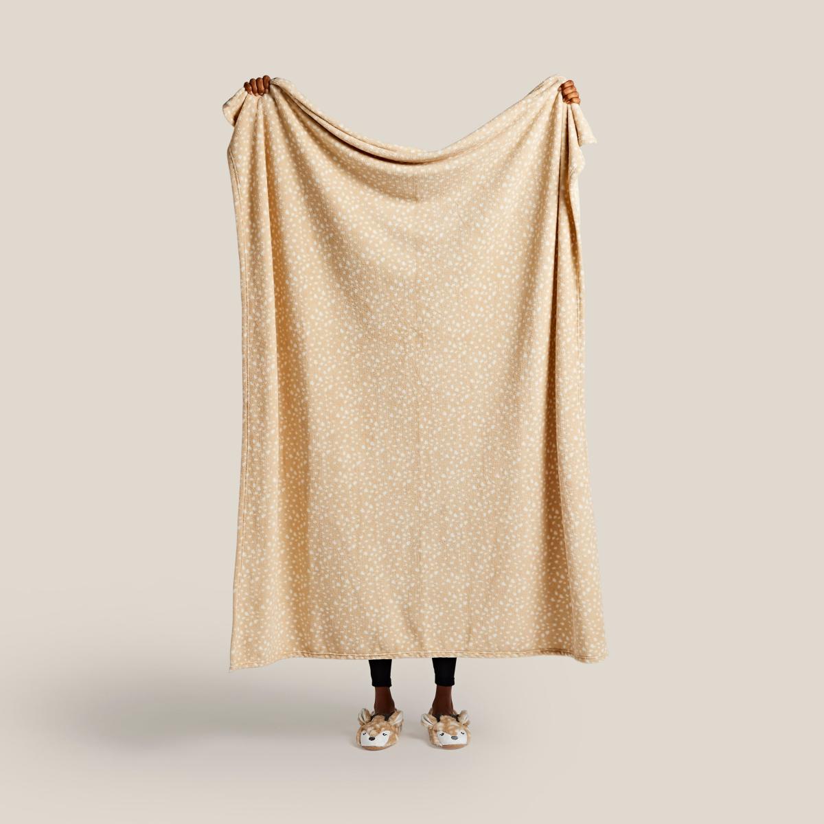 Darcie the Deer Printed Throw 130x160 Natural – image 5