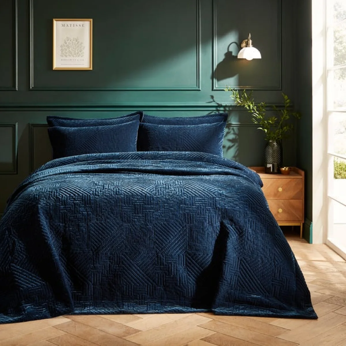 Haisley Geo Bedspread Navy (Blue)