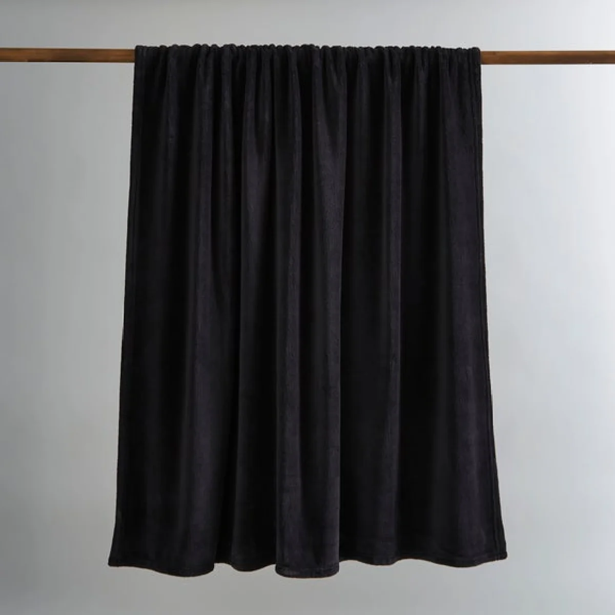 Soft Fleece Recycled Throw, 130x170cm Black (2) – image 2
