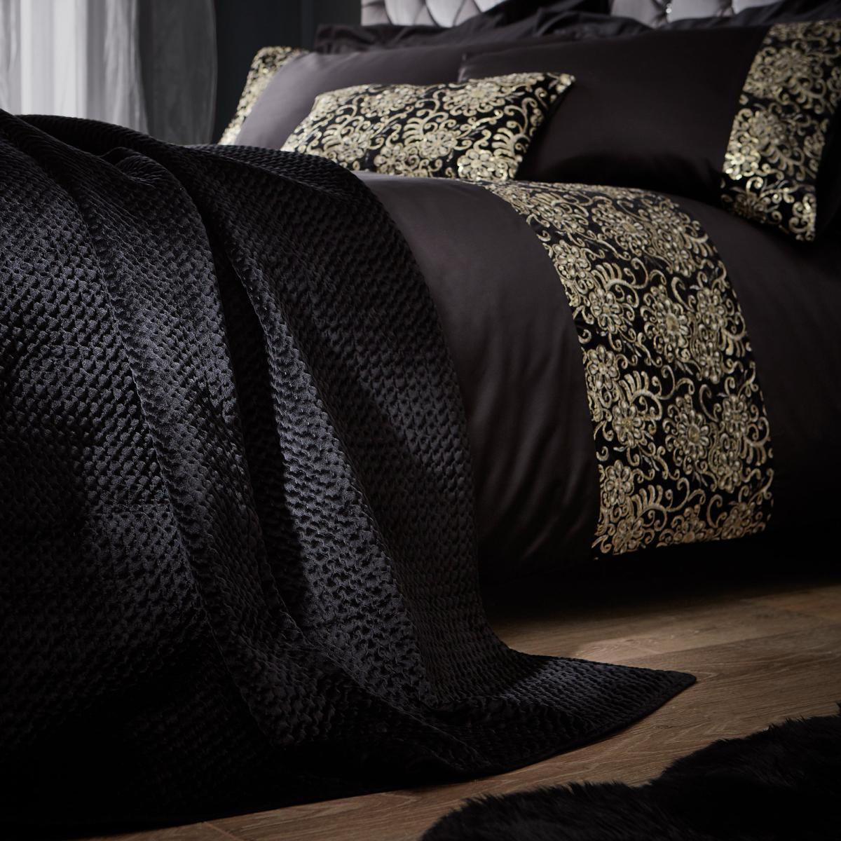 Kayla Black Bedspread Black – image 3