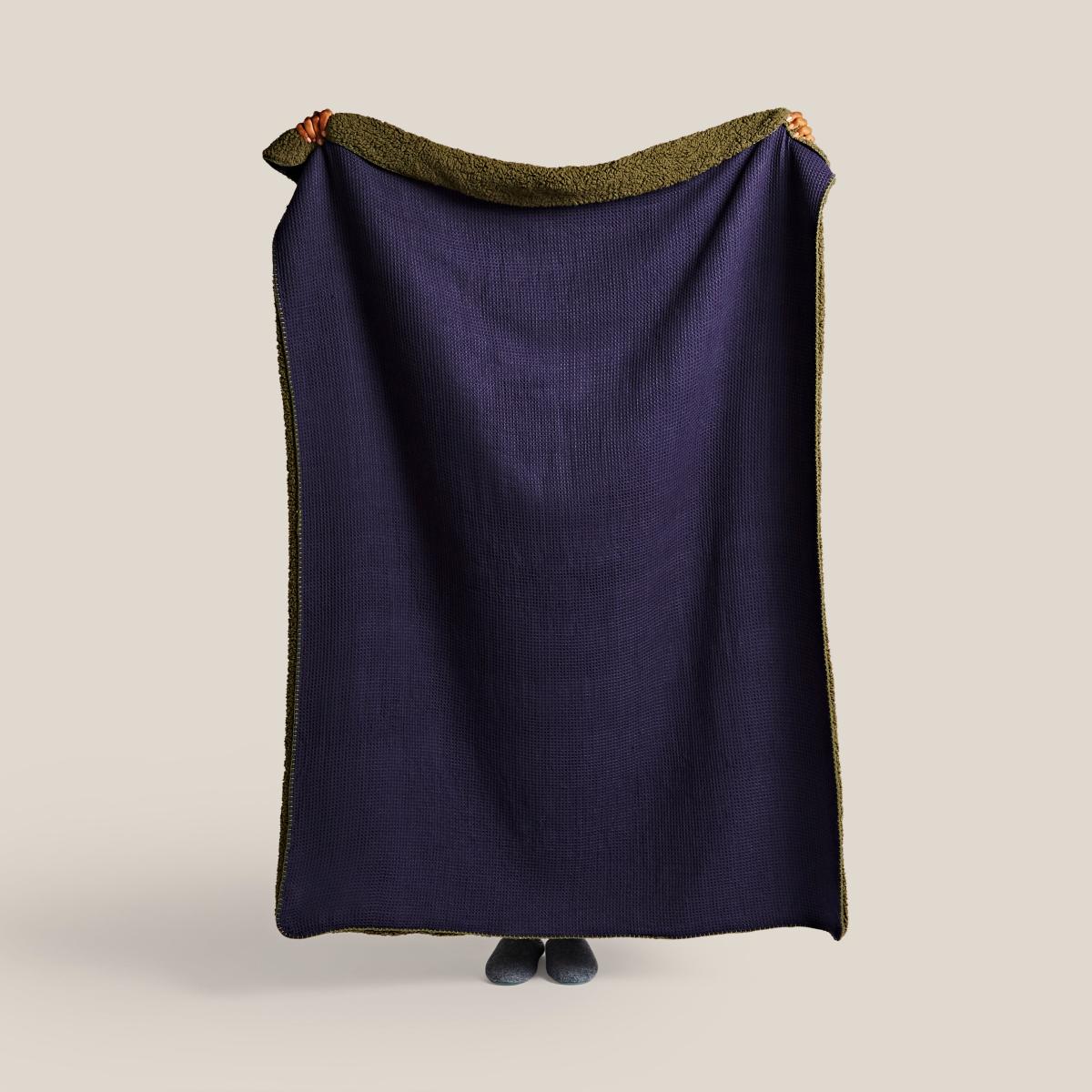 Waffle Sherpa 130 x 180cm Throw Olive – image 5