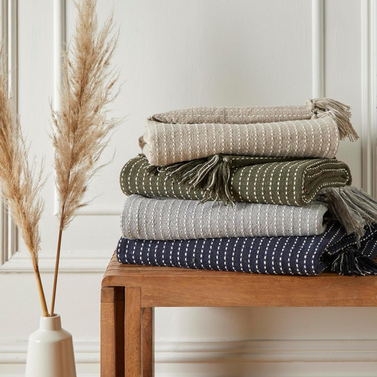 Quinn Woven Throw Blanket – image 3