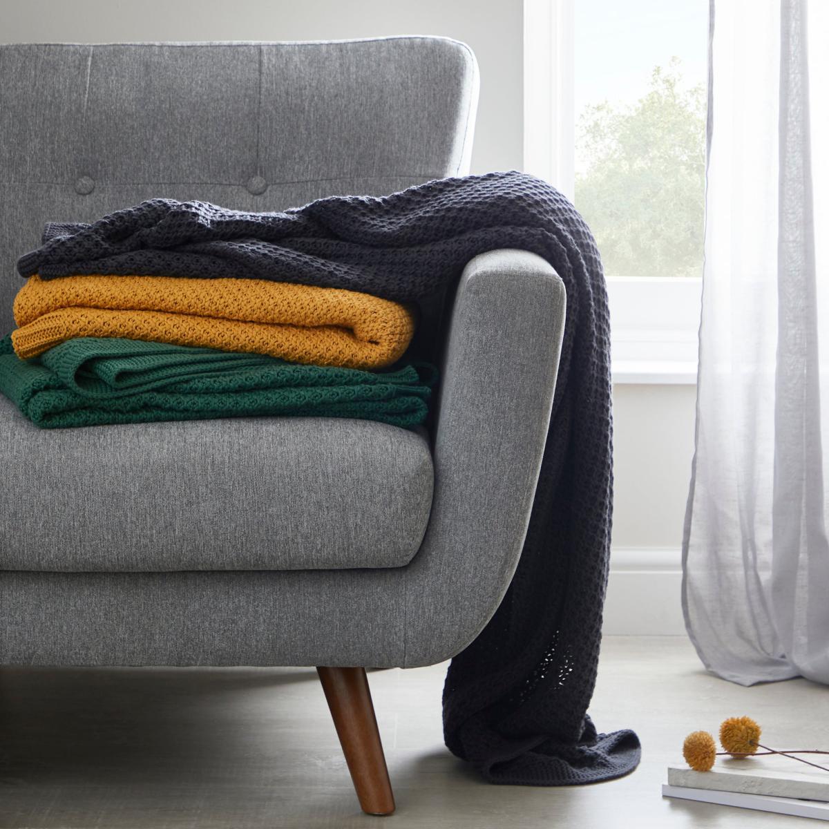 Cotton Moss Knit 130cm x 180cm Throw Yellow – image 4