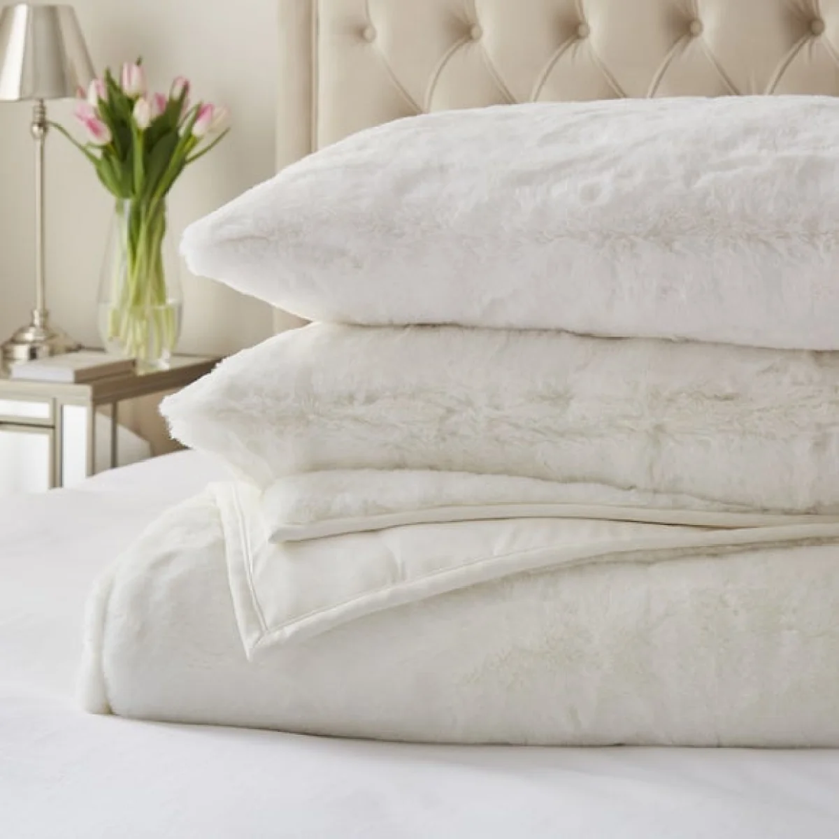 Faux Fur Bedspread White – image 2