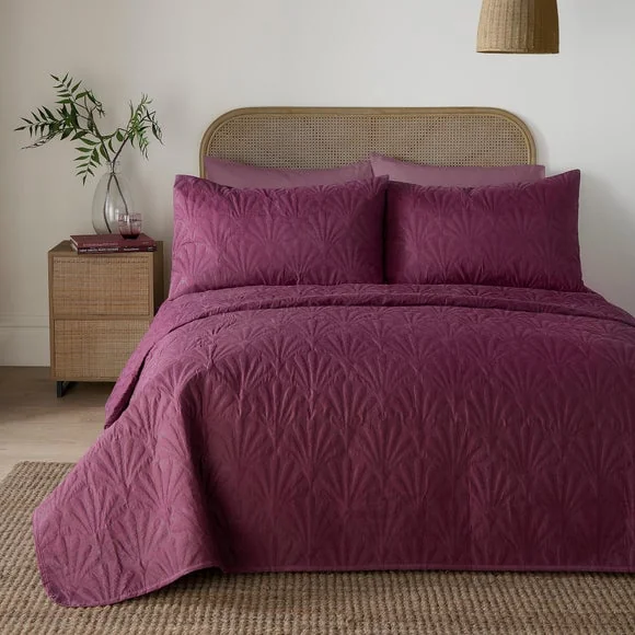 Serene Cavali Bedspread 230cm x 200cm – image 1