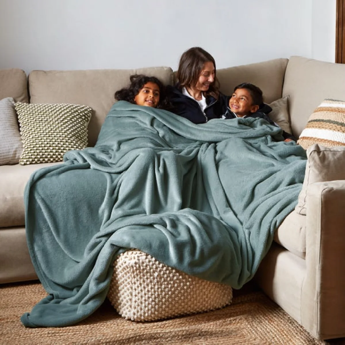Supersize Family Snuggle Throw Duck Egg (Blue) – image 1