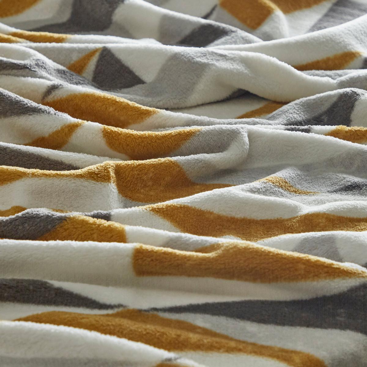Ochre Triangles Throw 130x170cm Ochre – image 3