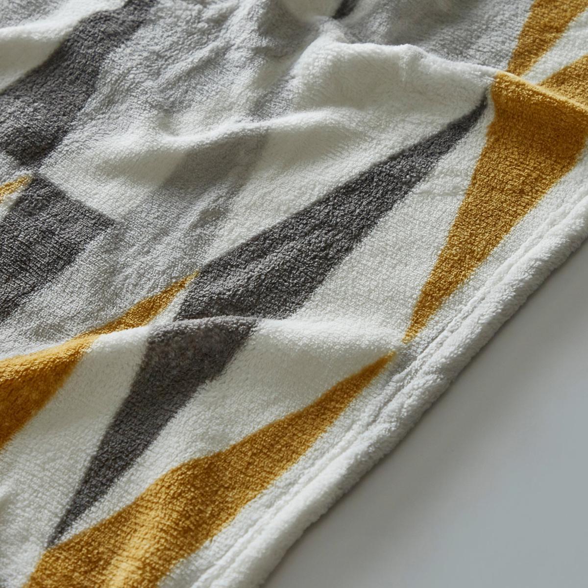 Ochre Triangles Throw 130x170cm Ochre – image 4