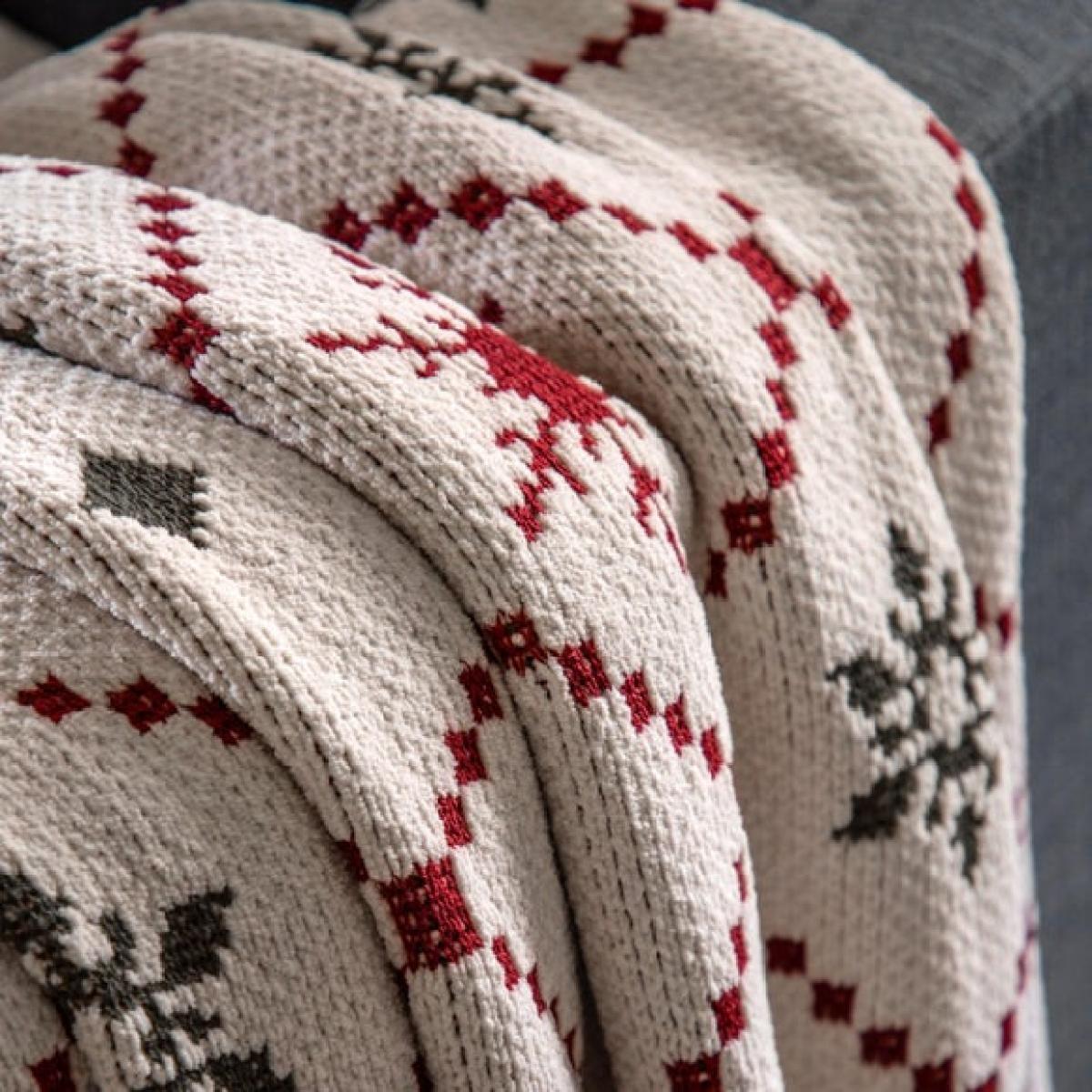 Classic Patterned Plush Woven Throw Blanket – image 2