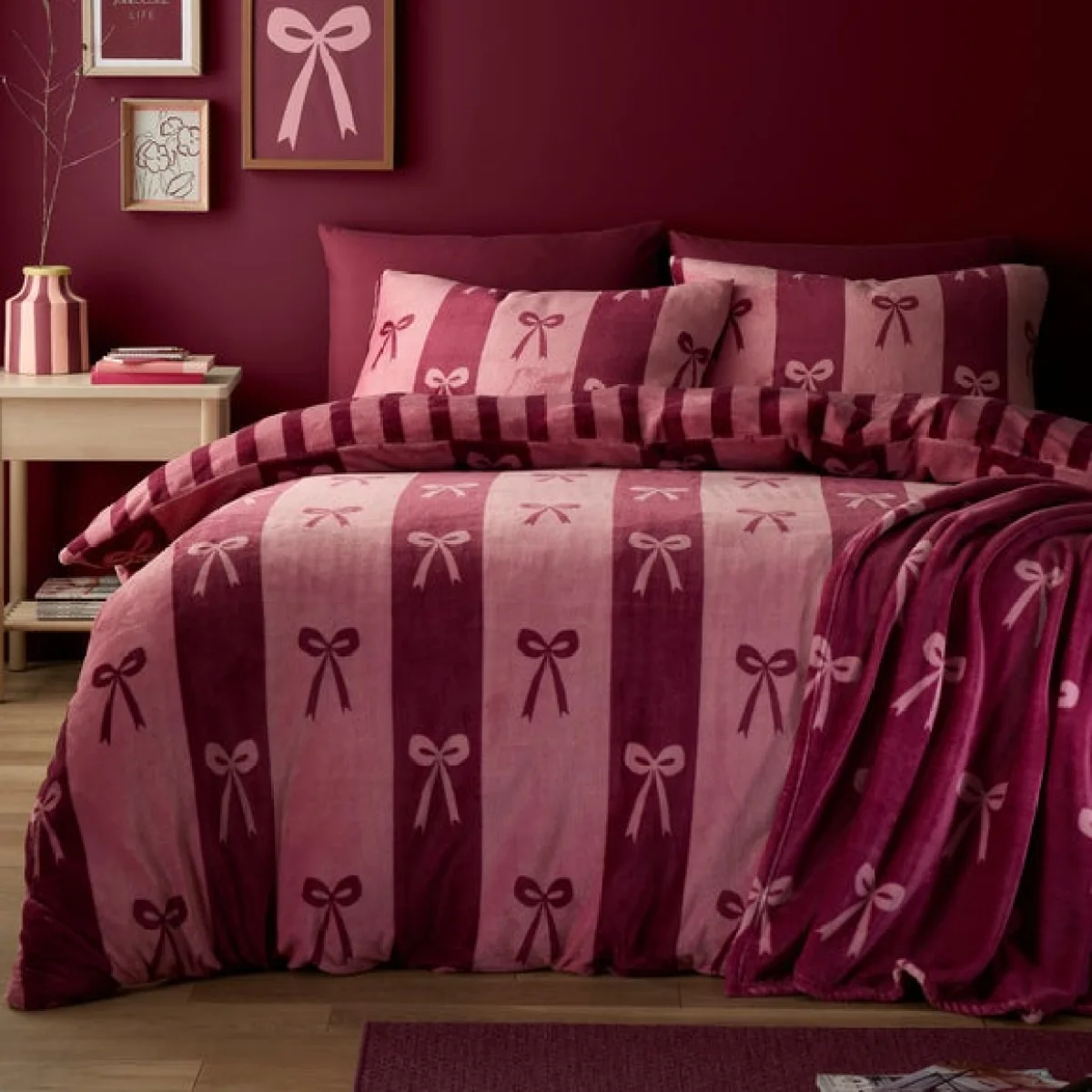 Fusion Bows Throw Blanket – image 5
