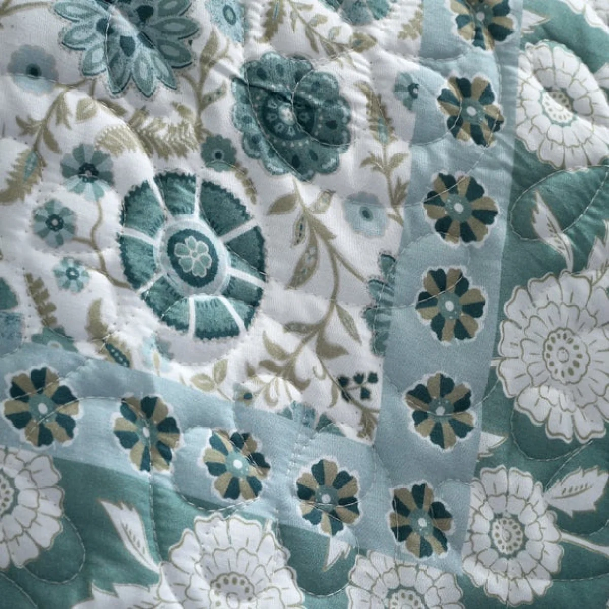 Rae Floral Polycotton Bedspread – image 2