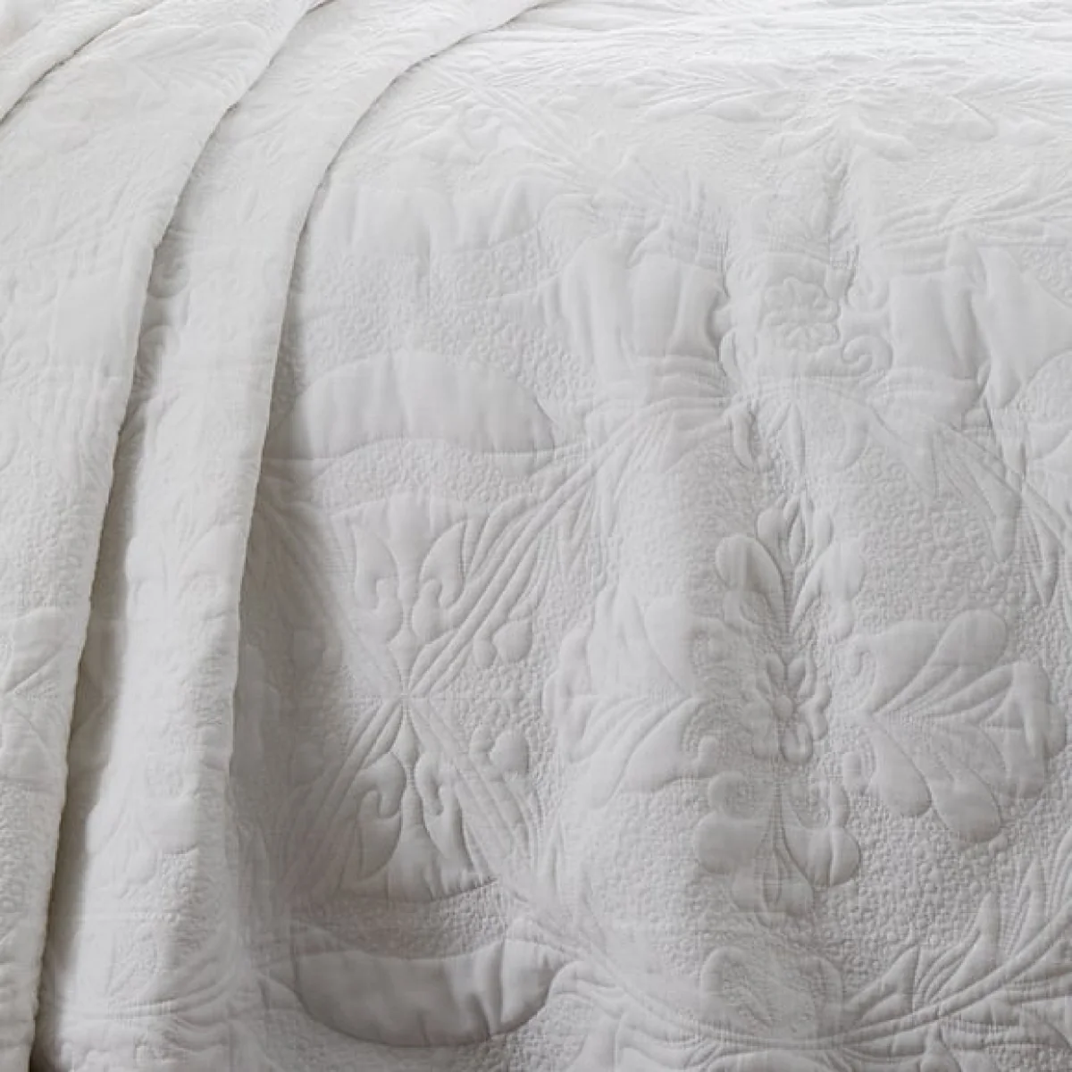 Bianca Fine Linens Marianne Bedspread – image 2