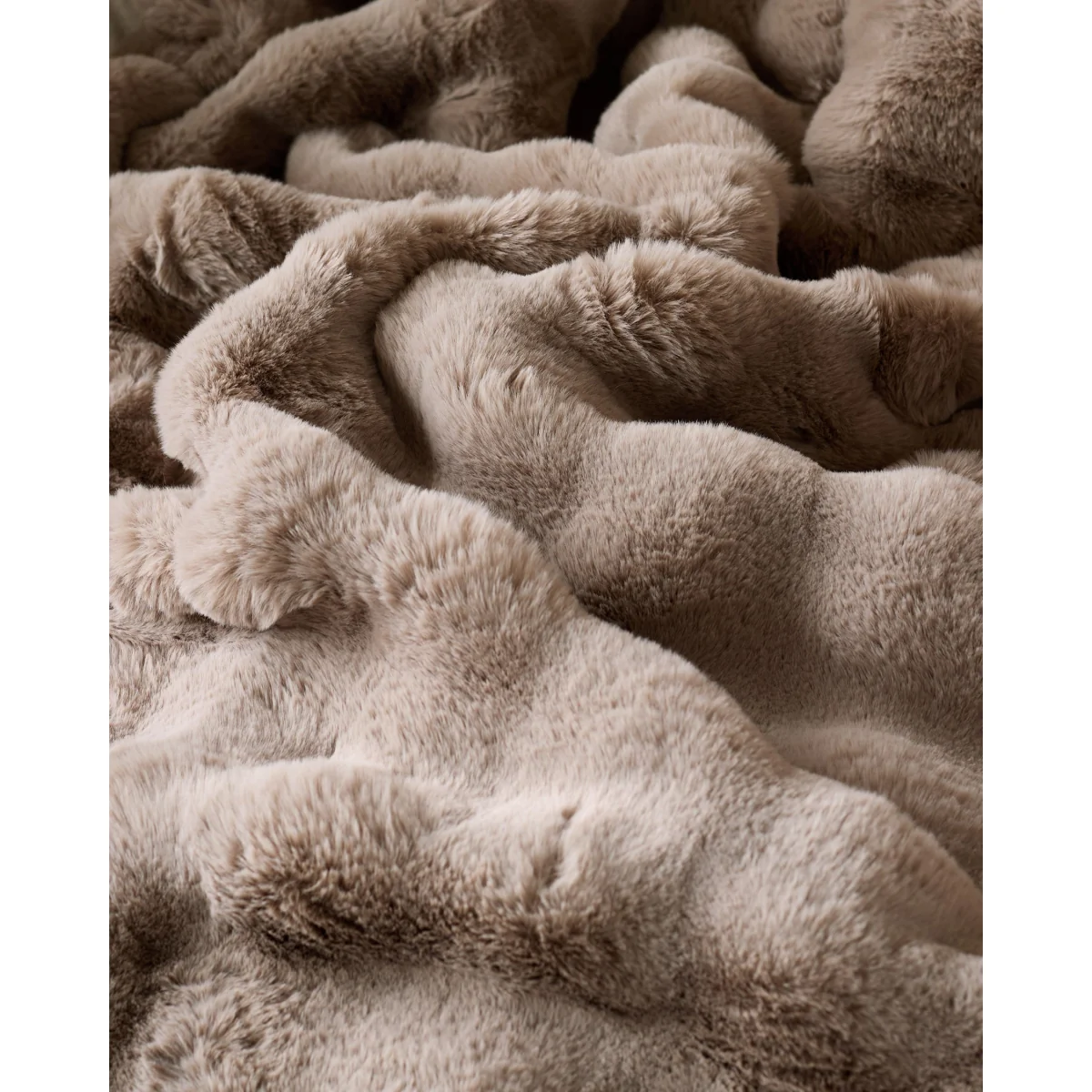 Nova taupe large throw – image 7