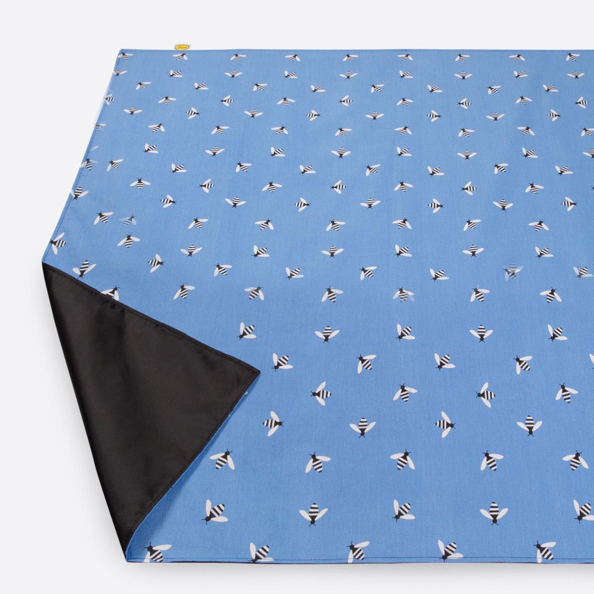 Large Busy Bee Picnic Blanket – image 3