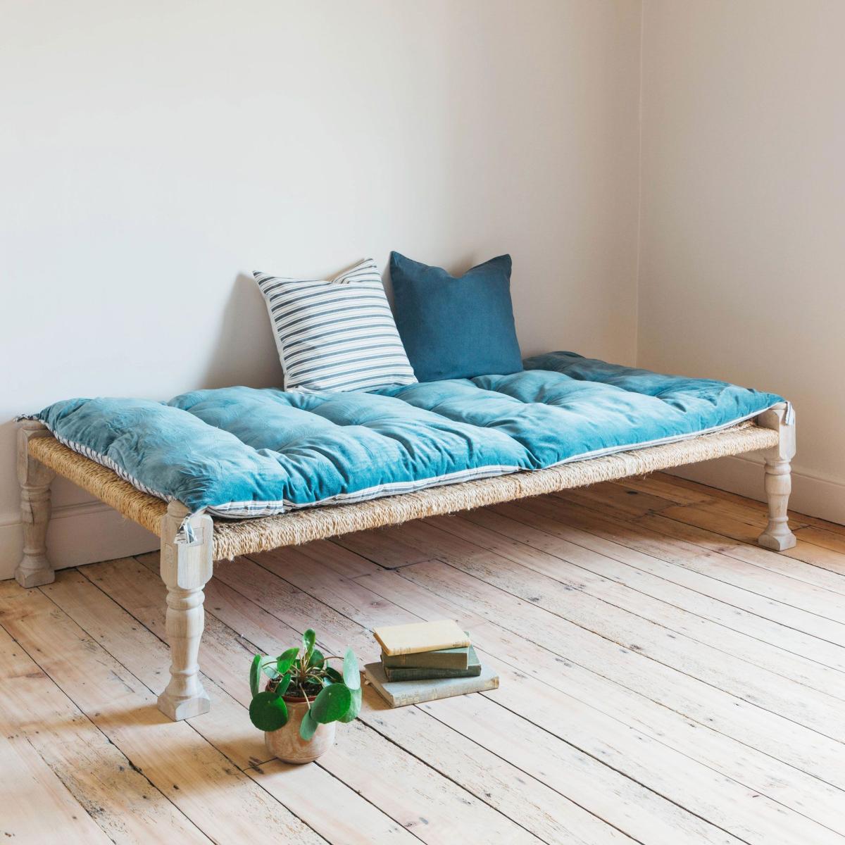 Smoke Blue Velvet Bed Roll – image 11