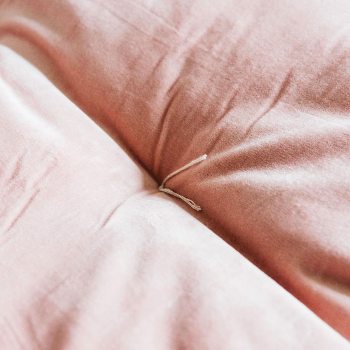Rose Pink Velvet Bed Roll – image 6