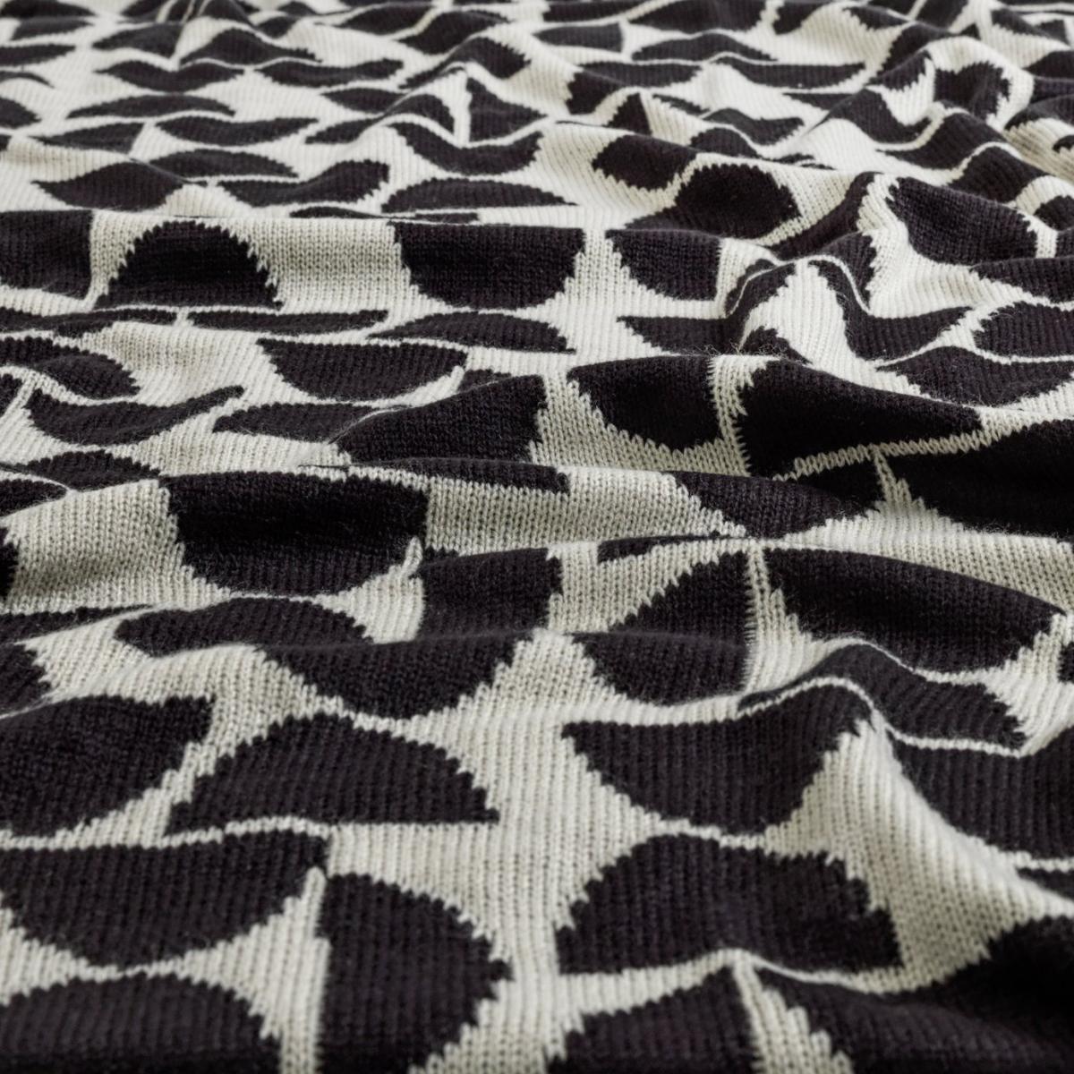 Habitat Geo Woven Throw - Black & White - 120x170cm – image 3
