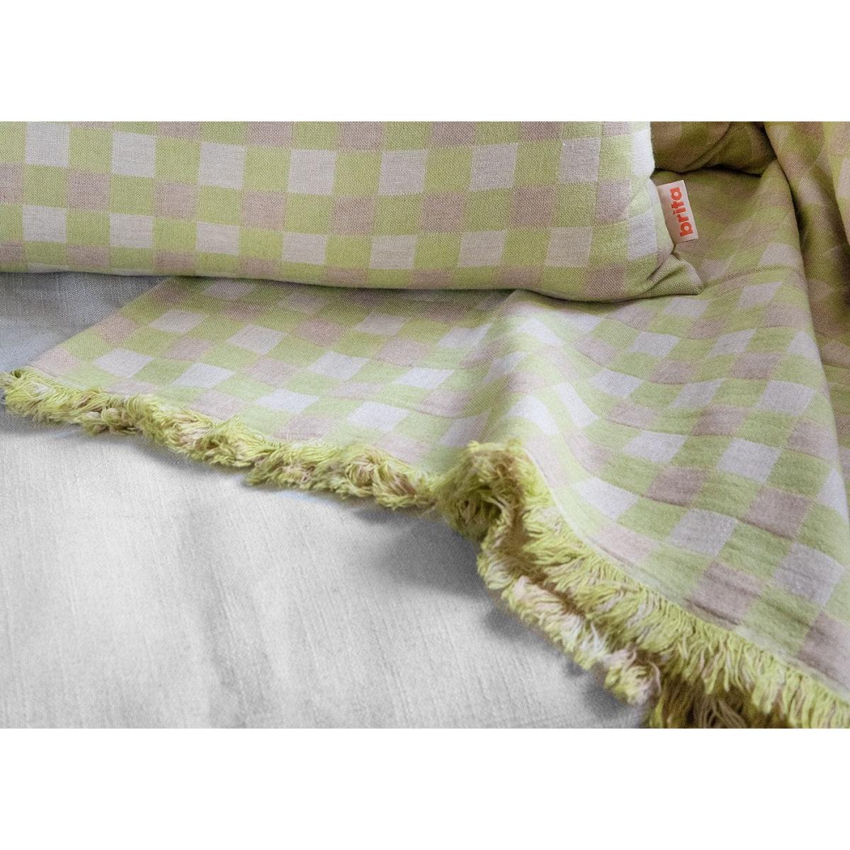 Brita Sweden Poppy Merino Throw Green 130 x 170cm – image 3